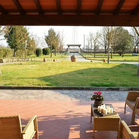 La Villa Di Arezzo Bed & Breakfast 2*