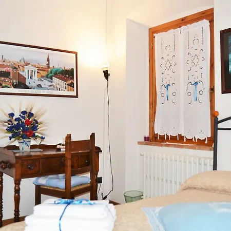 La Villa Di Arezzo Bed & Breakfast 2*