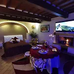 Oda ve Kahvaltı La Di 3*